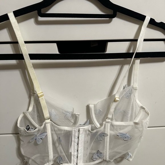 Butterfly top - Picture 2 of 2